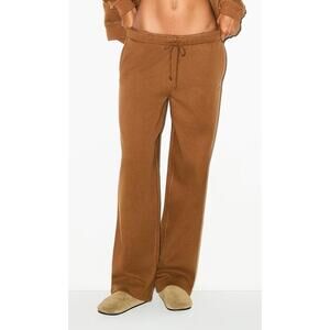 SKIMS Straight Leg Fleece Pant. Size Small. Color Bison